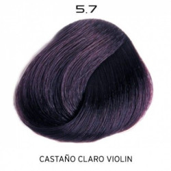 5.7 Castaño Claro Violín | Color radiante y de duración. Protector capilar. Duración en los lavados.
